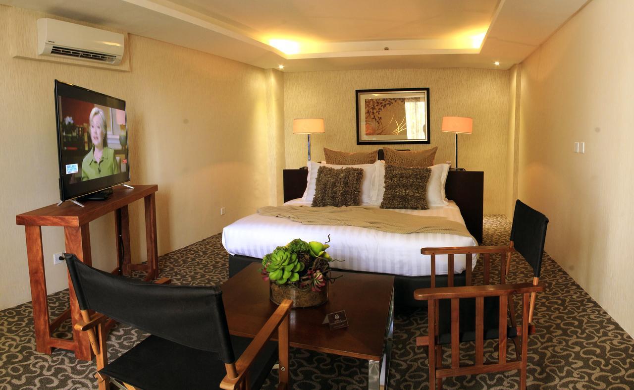 The Oriental Hotel Bataan Mariveles Esterno foto