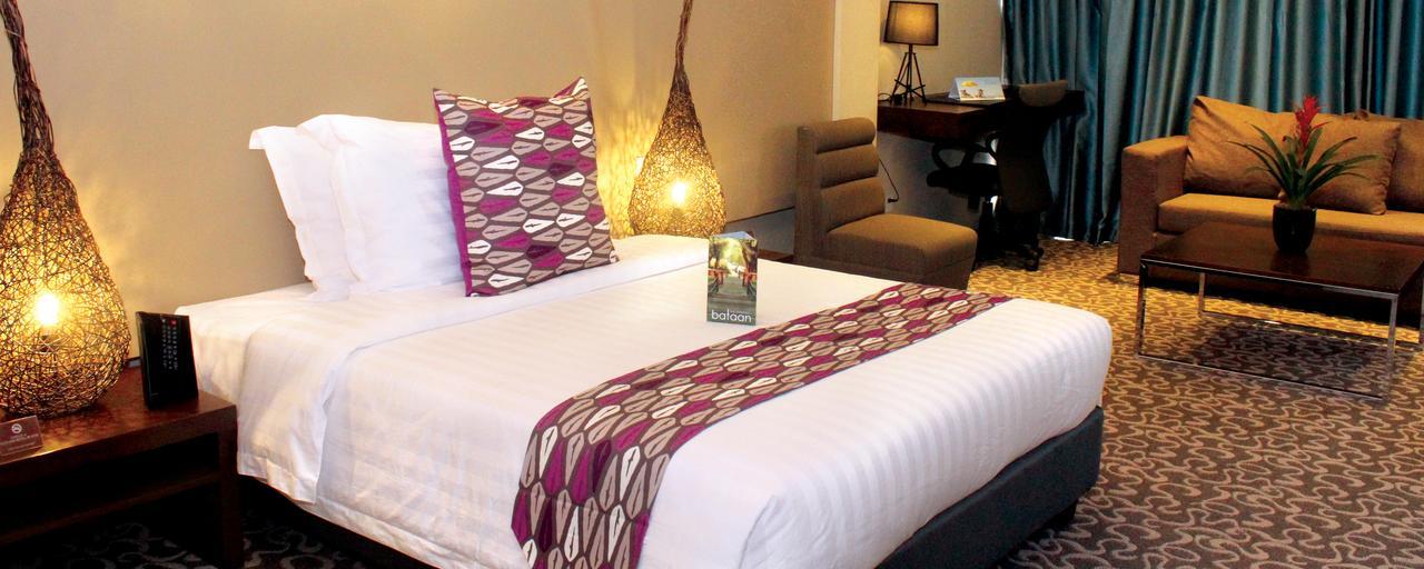 The Oriental Hotel Bataan Mariveles Esterno foto