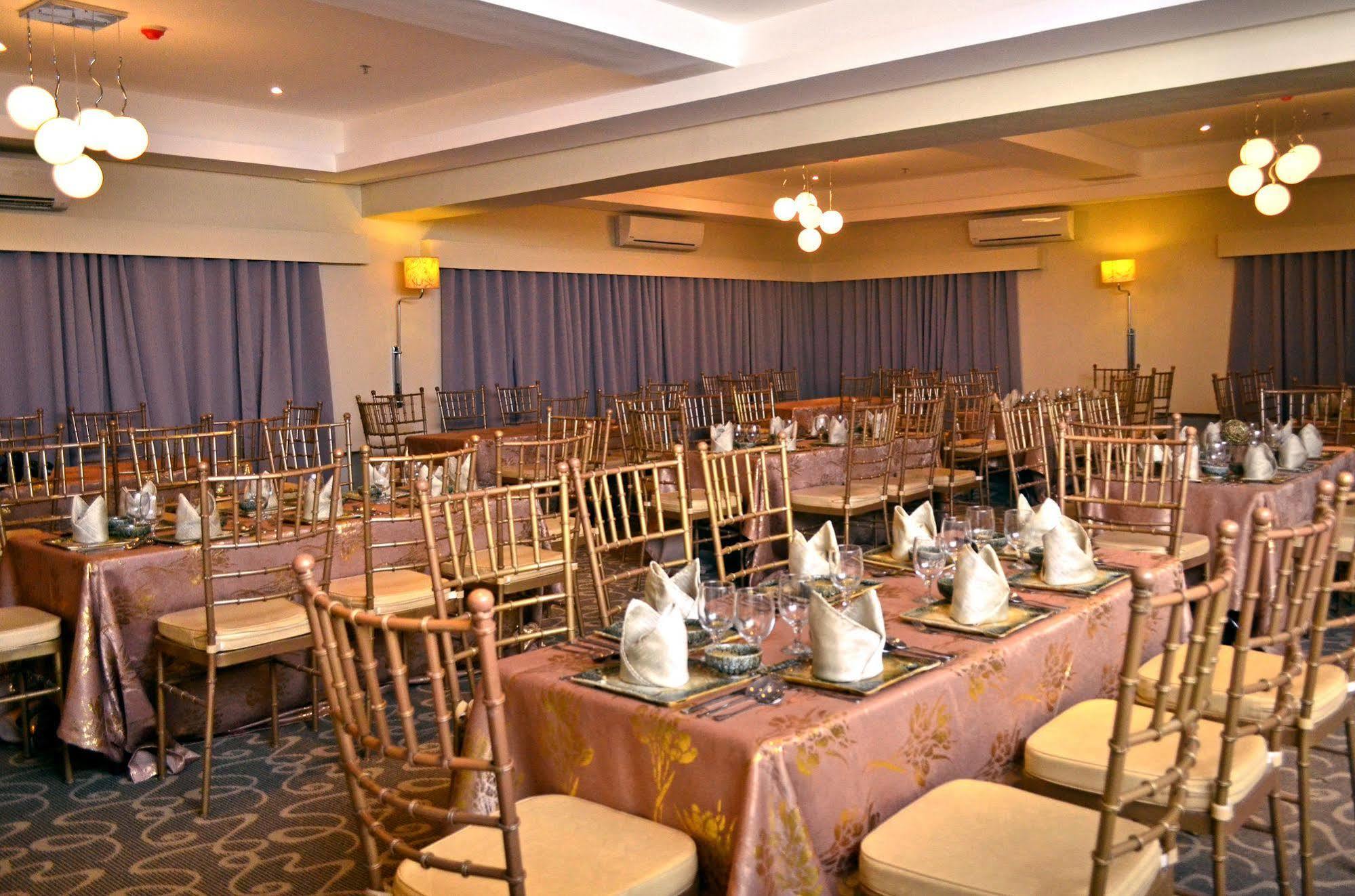 The Oriental Hotel Bataan Mariveles Esterno foto